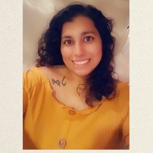 Meet your Posher, Roxanne